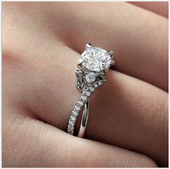 Elegant Diamond Commuter Ring